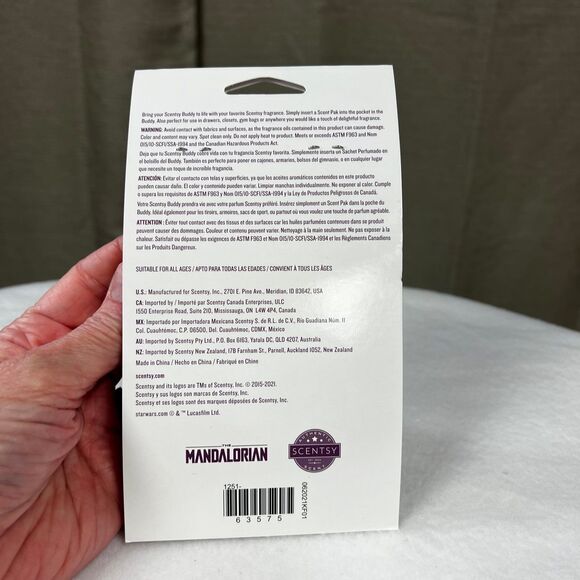 Scentsy Buddy The Mandalorian Figure and air of adventure scent in box - Picture 12 of 12